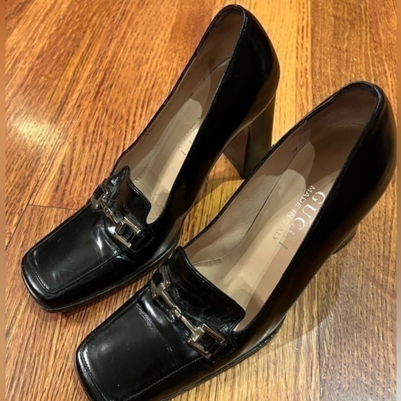 Gucci Heeled Loafers Black and Gold Size 4.5 B Desginer - Picture 1 of 8